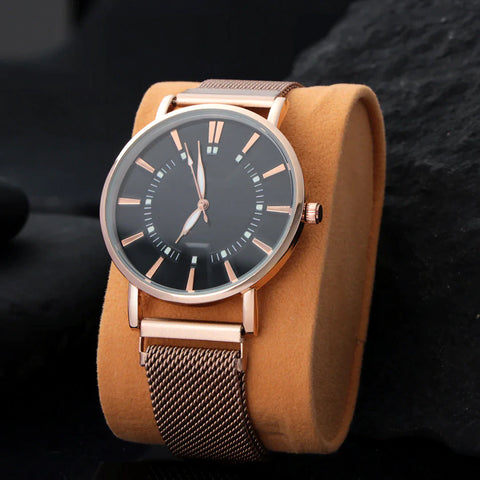 Men’s Golden and black Wrist Watch