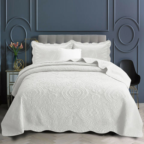 White Ultra Quality Bedspread Set
