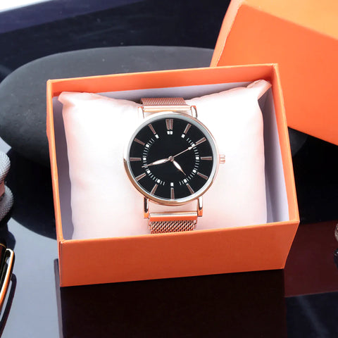 Men’s Golden and black Wrist Watch