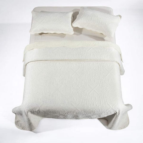 White Ultra Quality Bedspread Set