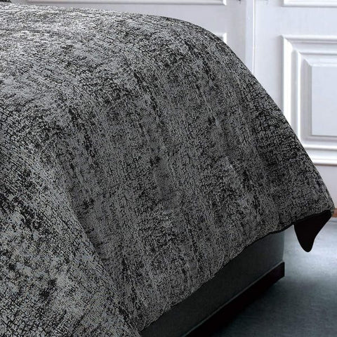Swanky Black High Quality Bedspread Set
