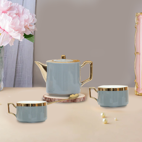 Snoopy Stackable Tea Pot Set And Gold Rimmed Cups