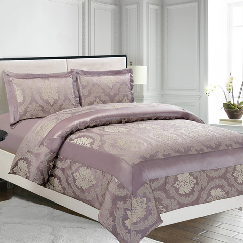 Luxurious Mauve Bedspread Set