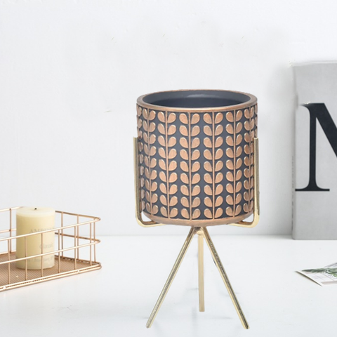 Black Leaf Design Clay Pot