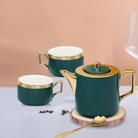 Snoopy Stackable Tea Pot Set And Gold Rimmed Cups